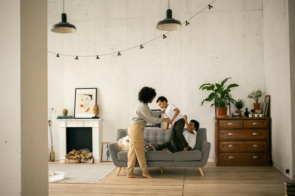 Protéger sa piscine des intempéries : astuces et conseils